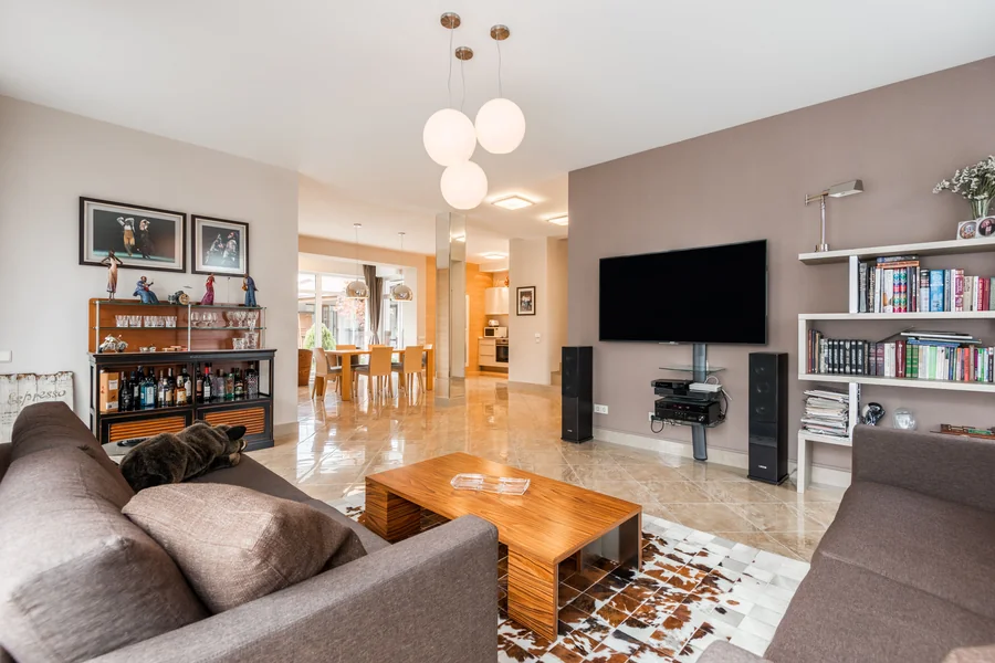 7 Essential Components That Enhance Home Entertainment Experiences